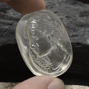 74.59캐럿 천연 따뜻한 화이트 쿼츠, 타원형 컷, 35.4×28.2 mm, 투명한