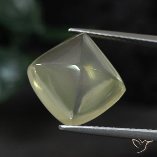 8.59ct 자연스러운 Medium Green  석영, 방석, 투명한