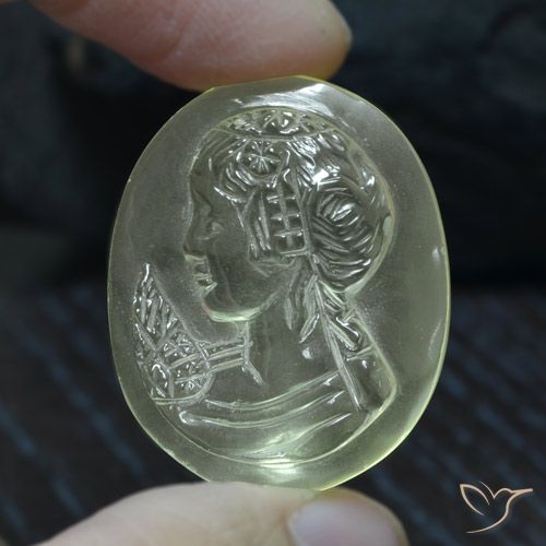 36.75ct 자연스러운 매우 밝은 녹황색 석영, 팬시한, 투명한