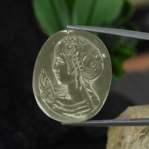 30.34ct 자연스러운 연노랑 석영, 타원형, 투명한