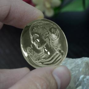 30.49캐럿 천연 연노랑 석영, 타원형 컷, 투명한