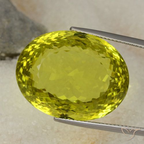 52.58ct 자연스러운 녹황색 석영, 타원형, VVS
