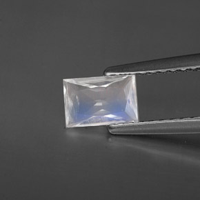 0.40캐럿 천연 블루 화이트 레인보우 문스톤, 바게트, 6.1×4.1 mm, VS