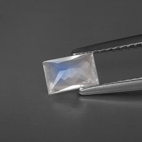 0.40캐럿 천연 블루 화이트 레인보우 문스톤, 바게트, 6.1×4.1 mm, VS