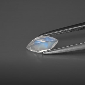 0.47캐럿 천연 블루 화이트 레인보우 문스톤, 투명한, 8.1×4 mm, 투명/반투명