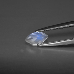 0.28캐럿 천연 블루 화이트 레인보우 문스톤, 투명한, 5.9×3.1 mm, 투명/반투명