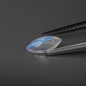 0.31캐럿 천연 화이트 블루 레인보우 문스톤, 투명한, 7.7×3.6 mm, 투명/반투명