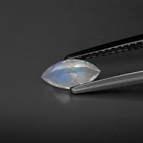 0.46캐럿 천연 블루 화이트 레인보우 문스톤, 투명한, 7.6×3.9 mm, 투명/반투명
