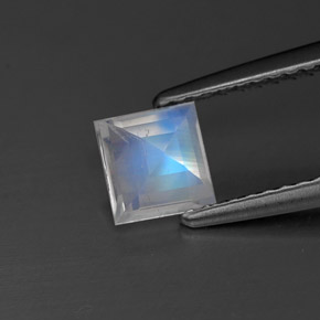 0.77캐럿 천연 블루 화이트 레인보우 문스톤, 스퀘어, 5.3×5.1 mm, 투명한