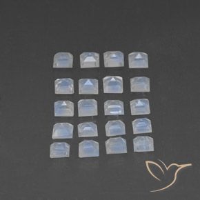 3.24캐럿 천연 푸르스름한 흰색 레인보우 문스톤 보석, 정사각형, 투명한