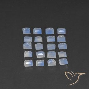 2.65캐럿 천연 푸르스름한 흰색 레인보우 문스톤 보석, 정사각형, 투명한