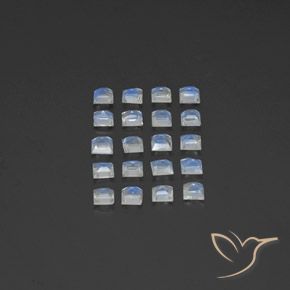 3.25캐럿 천연 푸르스름한 흰색 레인보우 문스톤 보석, 정사각형, 투명한