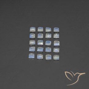 2.60캐럿 천연 푸르스름한 흰색 레인보우 문스톤 보석, 정사각형, 투명한
