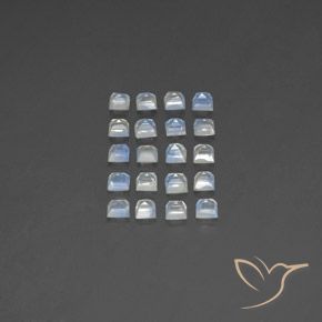 3.26캐럿 천연 푸르스름한 흰색 레인보우 문스톤 보석, 정사각형, 투명한