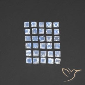 3.31ctw 자연스러운 푸르스름한 흰색 레인보우 문스톤, 정사각형, 투명한
