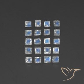3.45ctw 자연스러운 푸르스름한 흰색 레인보우 문스톤, 정사각형, 투명한