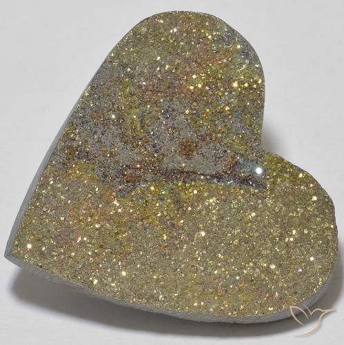 26.19ct 자연스러운 다색 레인보우 파이라이트, 마음, 불투명체