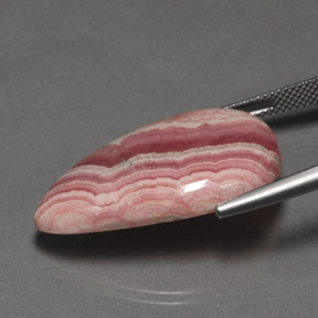 32.62캐럿 천연 멀티컬러 로도크로사이트, 배 모양, 29.5×18.5 mm, 불투명체