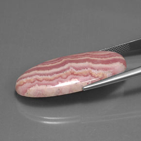 32.68캐럿 천연 다색 로도크로사이트, 타원형 컷, 불투명체