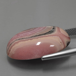 51.53캐럿 천연 멀티컬러 로도크로사이트, 타원형 컷, 27.6×20.9 mm, 불투명체