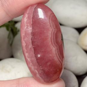 63.40캐럿 천연 멀티컬러 로도크로사이트, 타원형 컷, 37.8×19.7 mm, 투명한