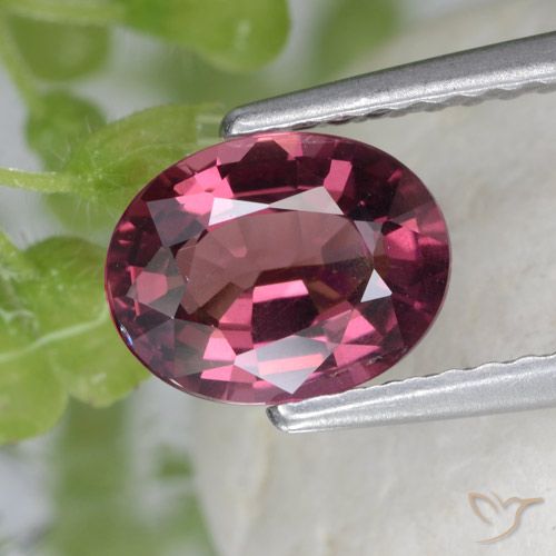 1.53ct 자연스러운 미디엄 퍼플 로돌라이트 가넷, 타원형, VS