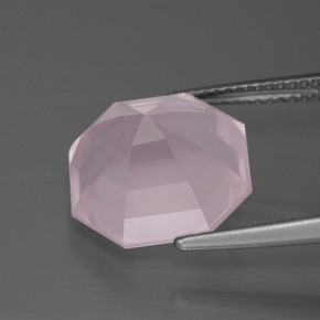 8.79캐럿 천연 라이트 로즈 핑크 로즈 쿼츠, 에메랄드 컷, 12.9×12.8 mm, 투명한