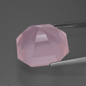 18.48캐럿 천연 미디엄 로즈 핑크 로즈 쿼츠, 에메랄드 컷, 16.5×16.3 mm, 투명한