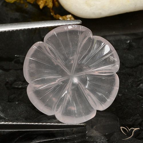 17.37ct 자연스러운 하얀색 로즈 쿼츠, 플라워 컷, 투명한