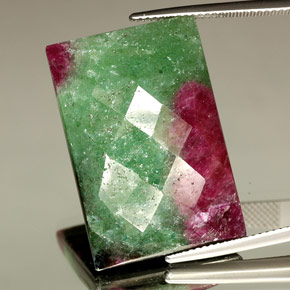 42.79캐럿 천연 멀티컬러 루비 조이사이트, 바게트, 27.8×18.7 mm, 불투명체