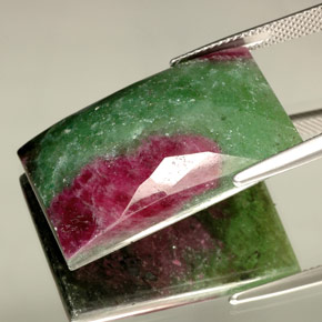 42.79캐럿 천연 멀티컬러 루비 조이사이트, 바게트, 27.8×18.7 mm, 불투명체
