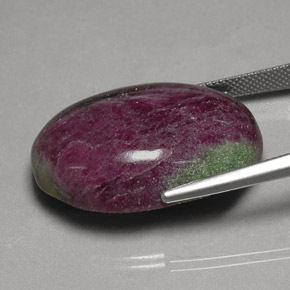60.73캐럿 천연 멀티컬러 루비 조이사이트, 타원형 컷, 29.5×19.8 mm, 불투명체