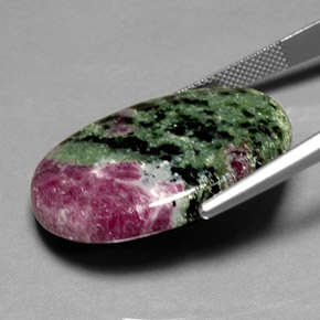 44.83캐럿 천연 멀티컬러 루비 조이사이트, 타원형 컷, 30.7×24.2 mm, 불투명체