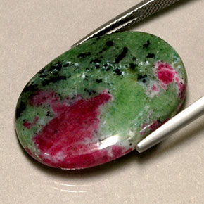21.97캐럿 천연 멀티컬러 루비 조이사이트, 타원형 컷, 25.8×18.8 mm, 불투명체