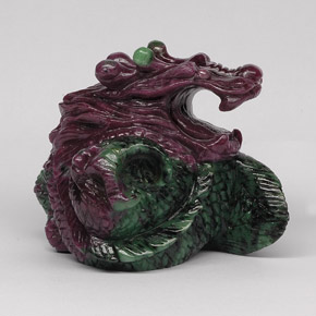 1207.71캐럿 천연 멀티컬러 루비 조이사이트, 멋진 모양, 63.3×56.3 mm, 불투명체