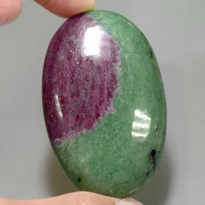 168.20캐럿 천연 멀티컬러 루비 조이사이트, 타원형 컷, 53.1×34 mm, 불투명체