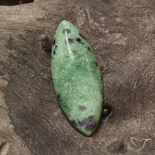 9.35ct 자연스러운 미디엄 그린 루비-Zoisite, 보석, 불투명체