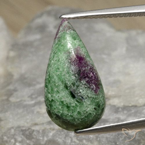 8.25ct 자연스러운 다색 루비-Zoisite, 배 모양, 불투명체