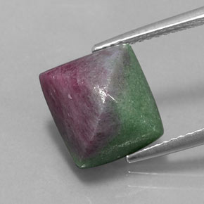 8.46캐럿 천연 멀티컬러 루비 조이사이트, 스퀘어, 11.4×10.2 mm, 불투명체