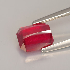 1.67캐럿 천연 레드 루비, 에메랄드 컷, 7.2×5.5 mm, SI