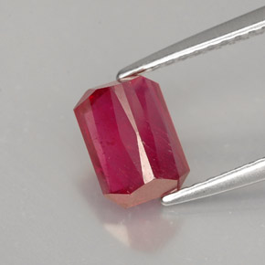 1.68캐럿 천연 레드 루비, 에메랄드 컷, 7.3×5.4 mm, SI