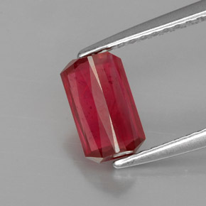 1.30캐럿 천연 레드 루비, 에메랄드 컷, 7.8×4.6 mm, VS-SI