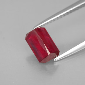 1.66캐럿 천연 레드 루비, 에메랄드 컷, 8.1×5.1 mm, SI