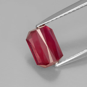 1.67캐럿 천연 레드 루비, 에메랄드 컷, 7.5×5.2 mm, SI