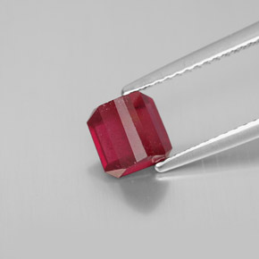 1.74캐럿 천연 핑크 레드 루비, 에메랄드 컷, 6×5.9 mm, SI