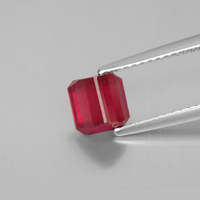 1.70캐럿 천연 핑크 레드 루비, 에메랄드 컷, 5.9×5.8 mm, SI
