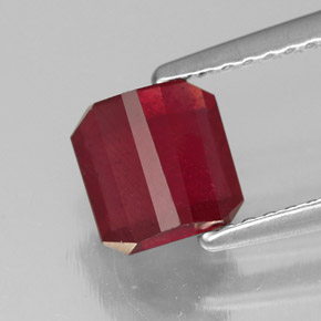 1.75캐럿 천연 핑크 레드 루비, 에메랄드 컷, 6×6 mm, SI