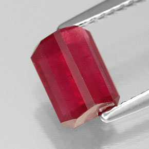 1.73캐럿 천연 레드 루비, 에메랄드 컷, 7.2×5.2 mm, SI