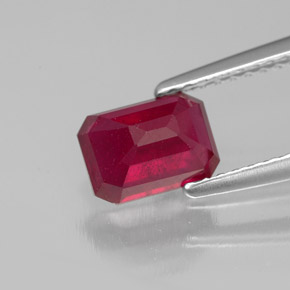 1.69캐럿 천연 핑크 레드 루비, 에메랄드 컷, 7.2×5.2 mm, SI