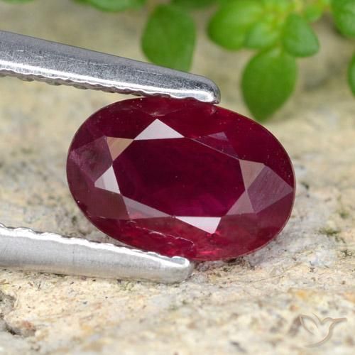 0.92ct 자연스러운 딥 레드 루비, 타원형, VS-SI